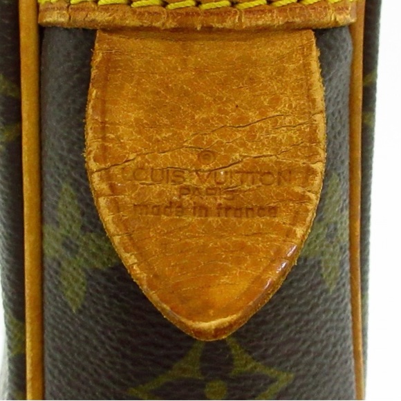 LOUIS VUITTON
Porte Documents Voyage briefcase - Picture 8 of 10